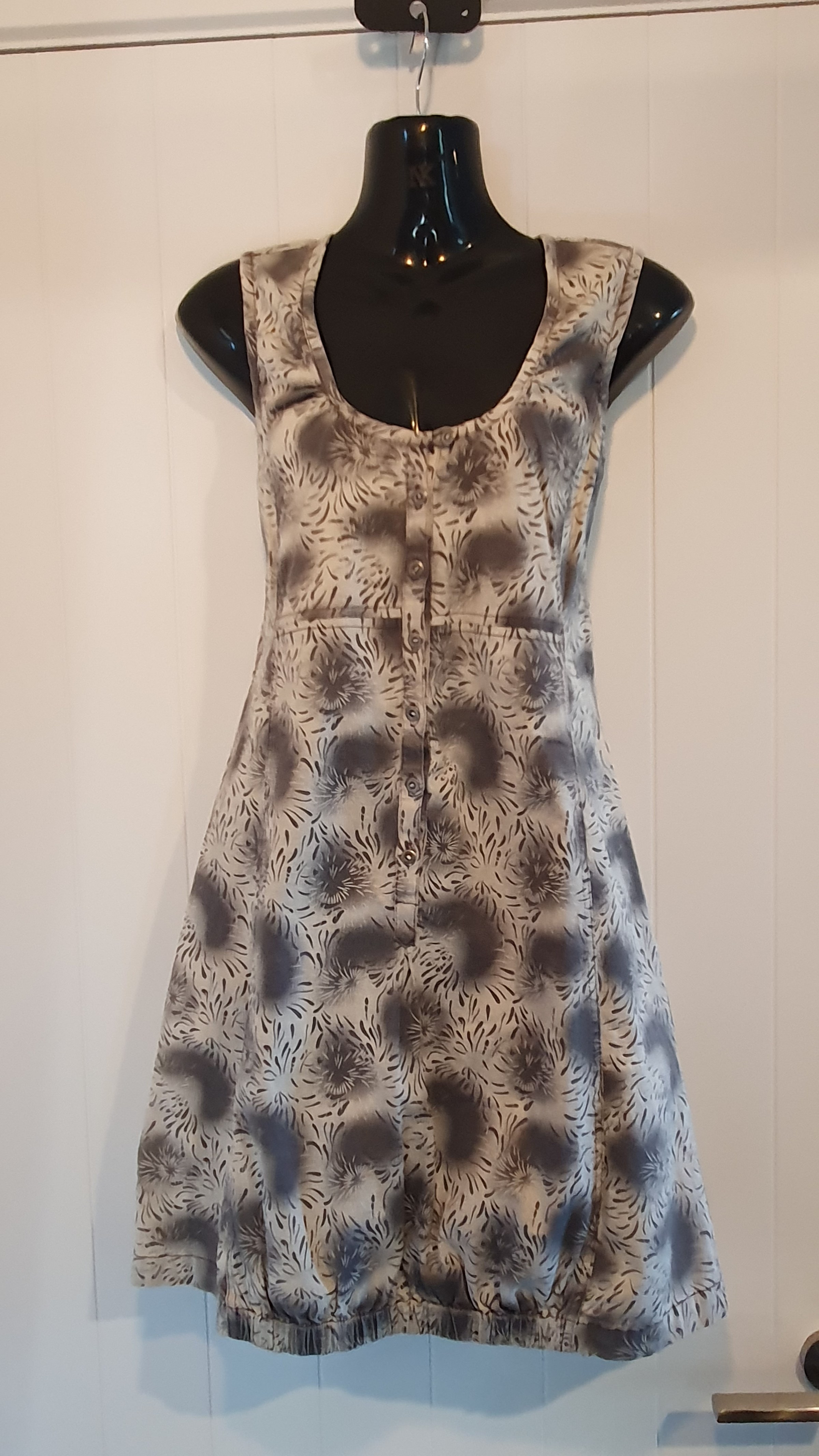 Marilyn Seyb Sleeveless Button Dress Size 10