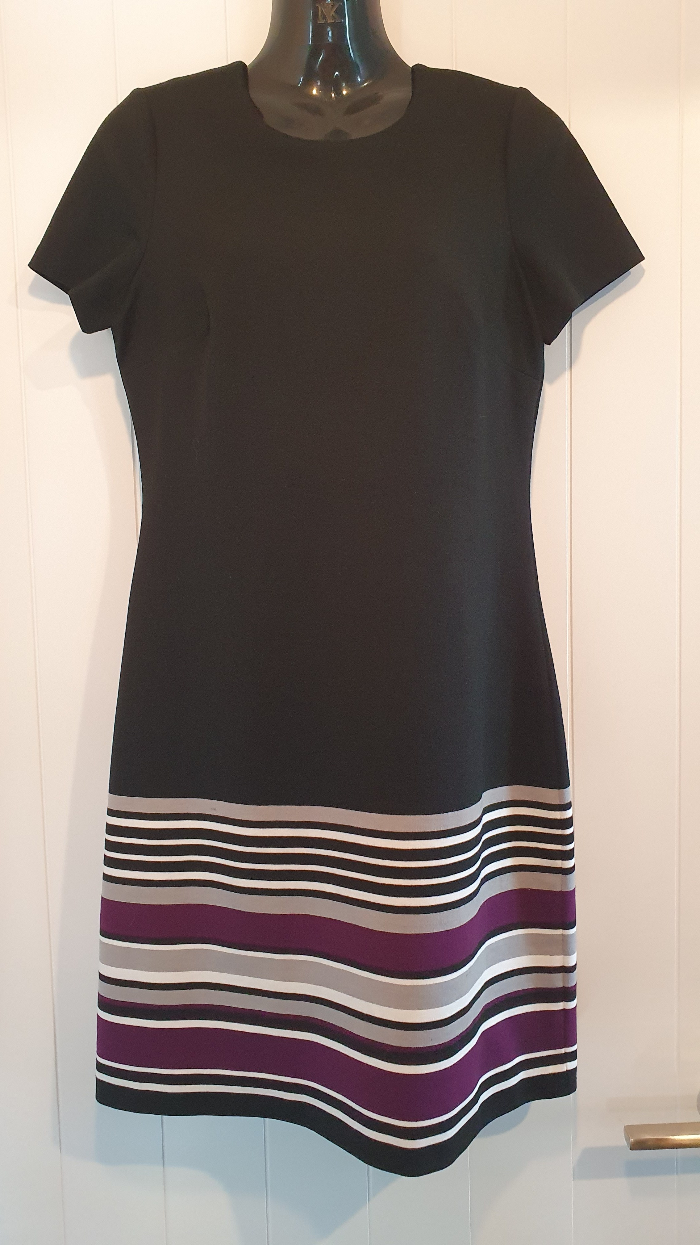 Calvin Klein Shift Dress Black Stripe Hem Size 8