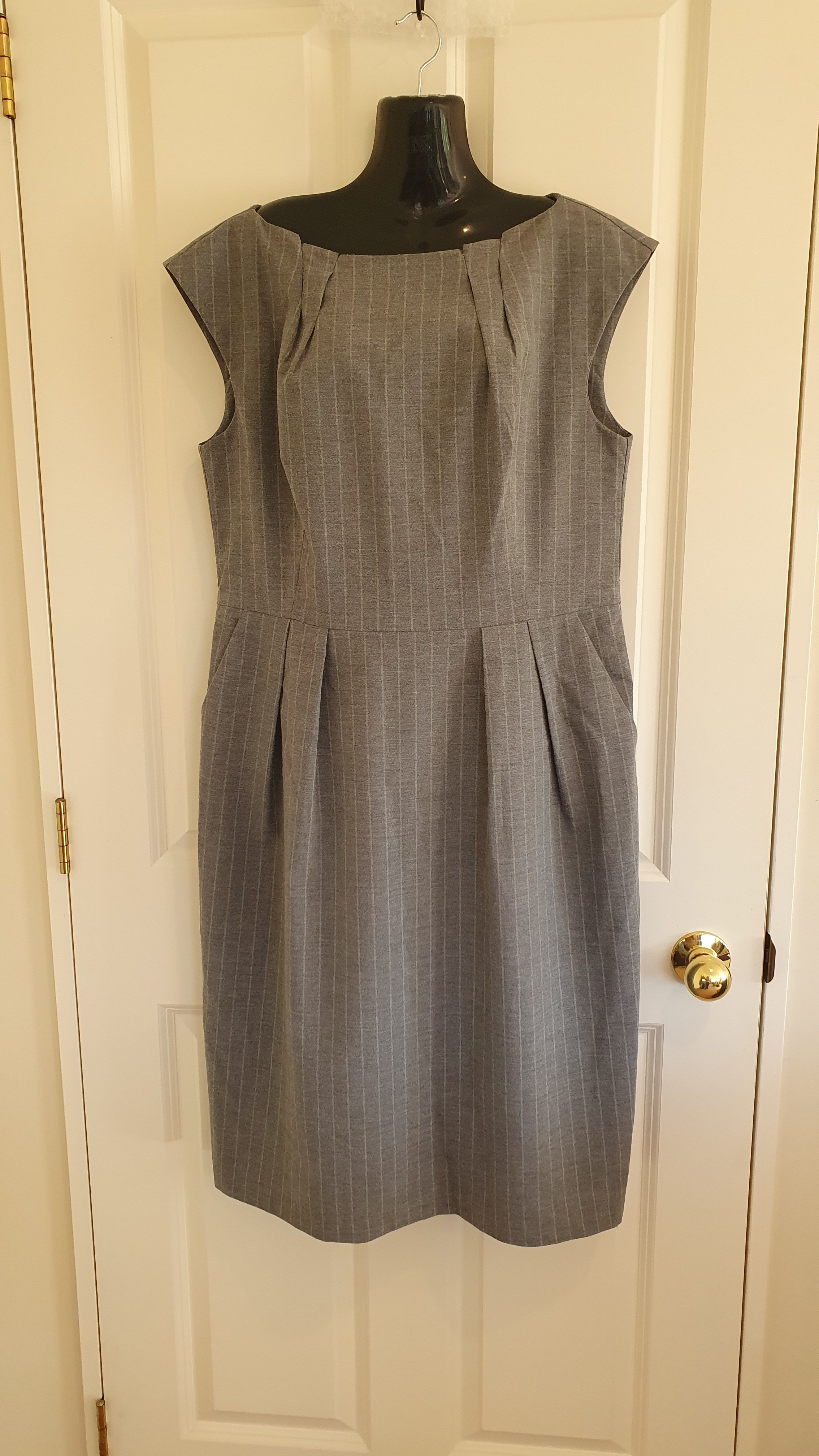 Veronika Maine Grey Pinstripe Lined Corporate Dress Pockets Size 16