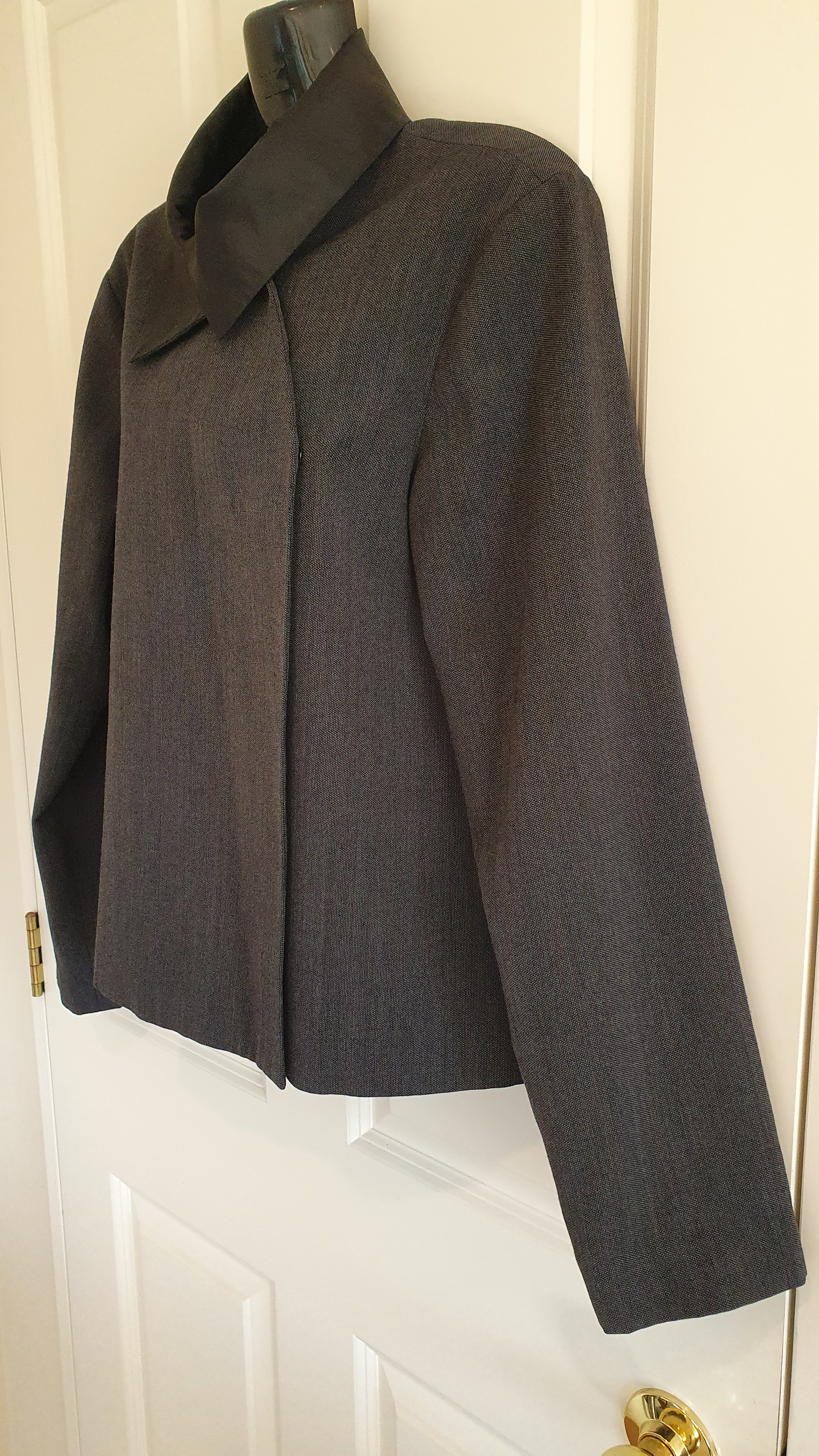 Marilyn Seyb Wool Jacket Charcoal Size 14 Satin Collar