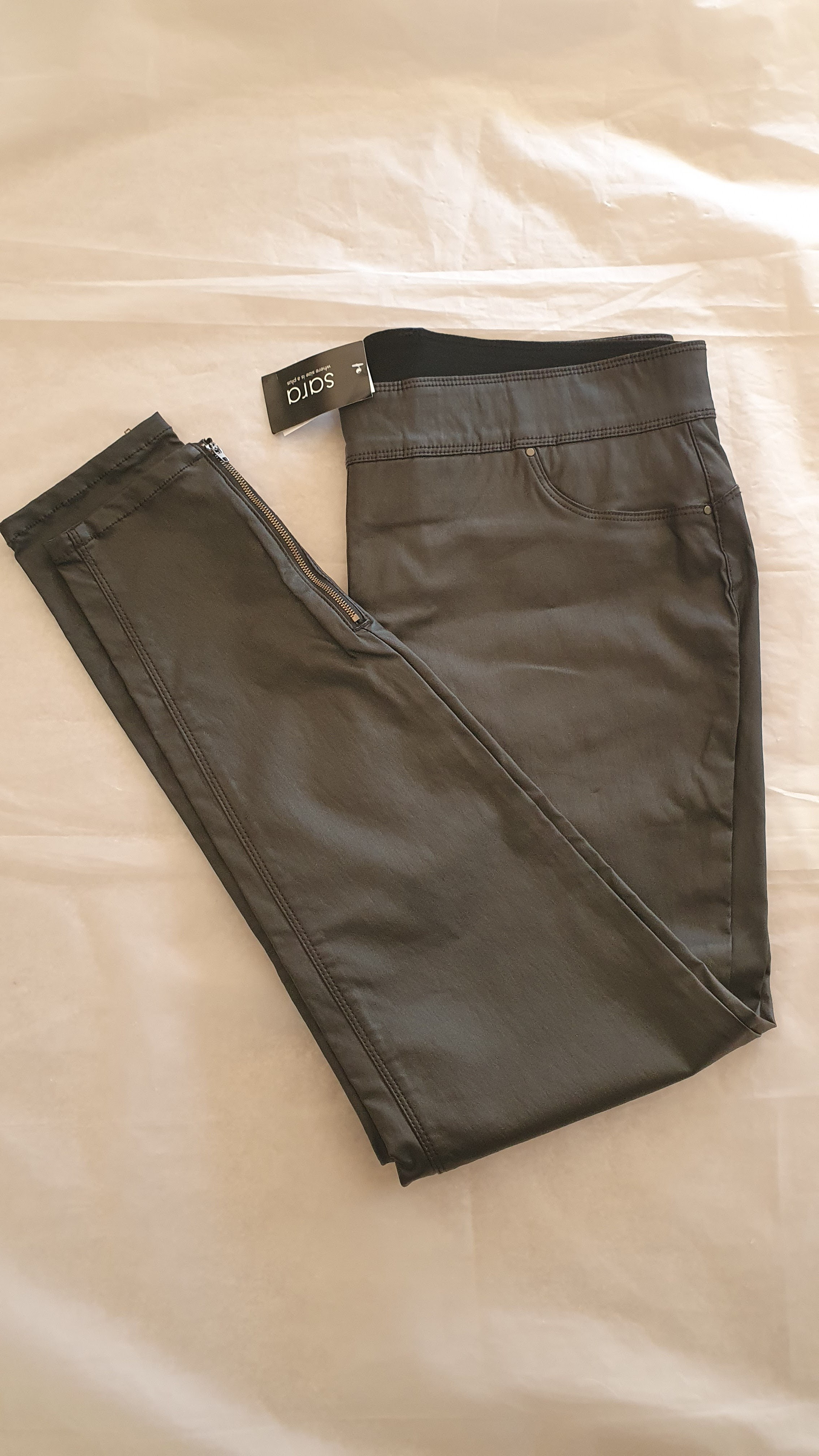 Sara Coated Skinny Pants Black Size 20 ANWT Stretch Zip Hem