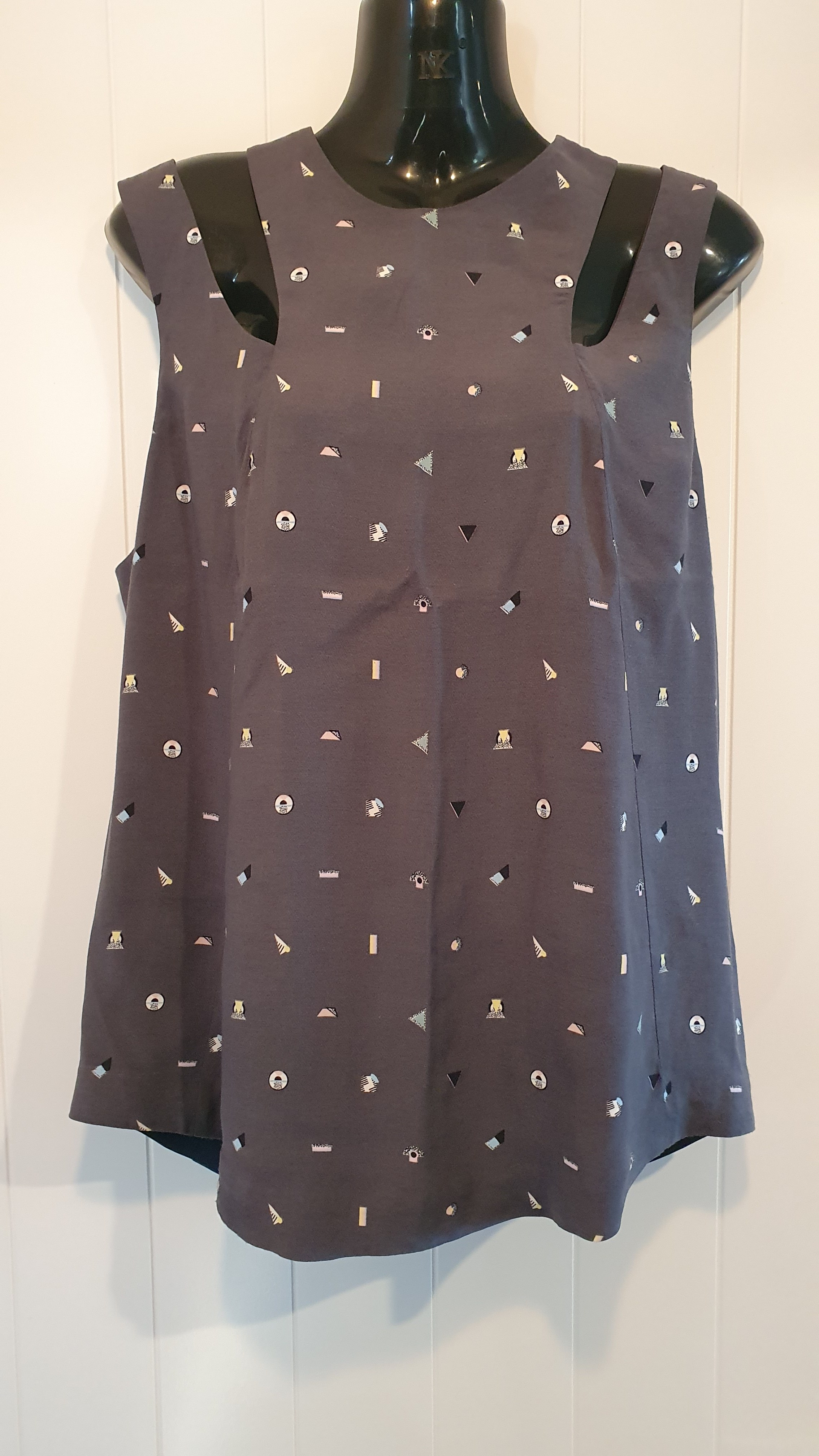 & Other Stories Top Navy Geometric Print Size 12 Cut Out Shoulders