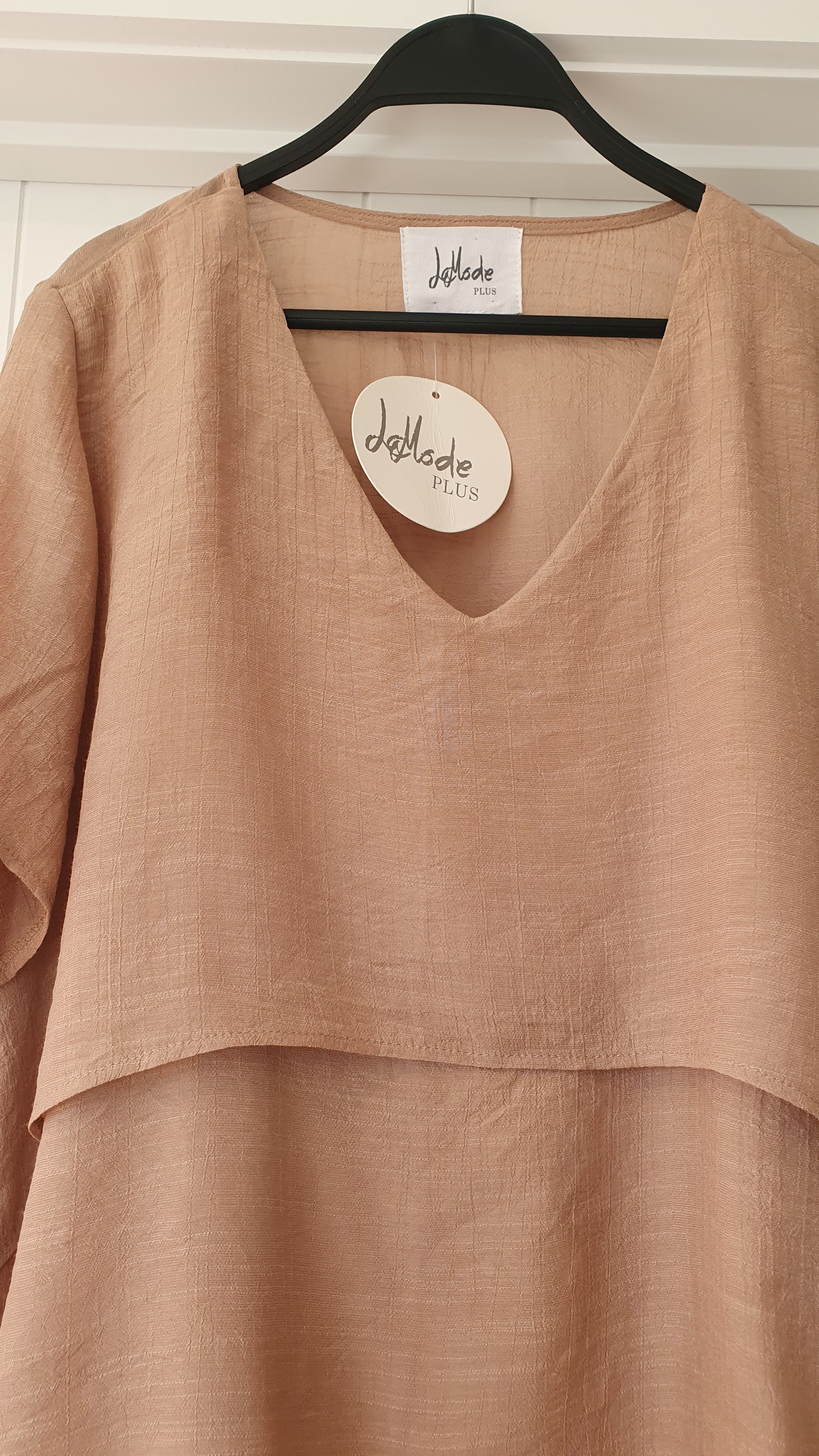 La Mode Top Fawn Size 12 As NWT Layered Waterfall Front High Low Hem