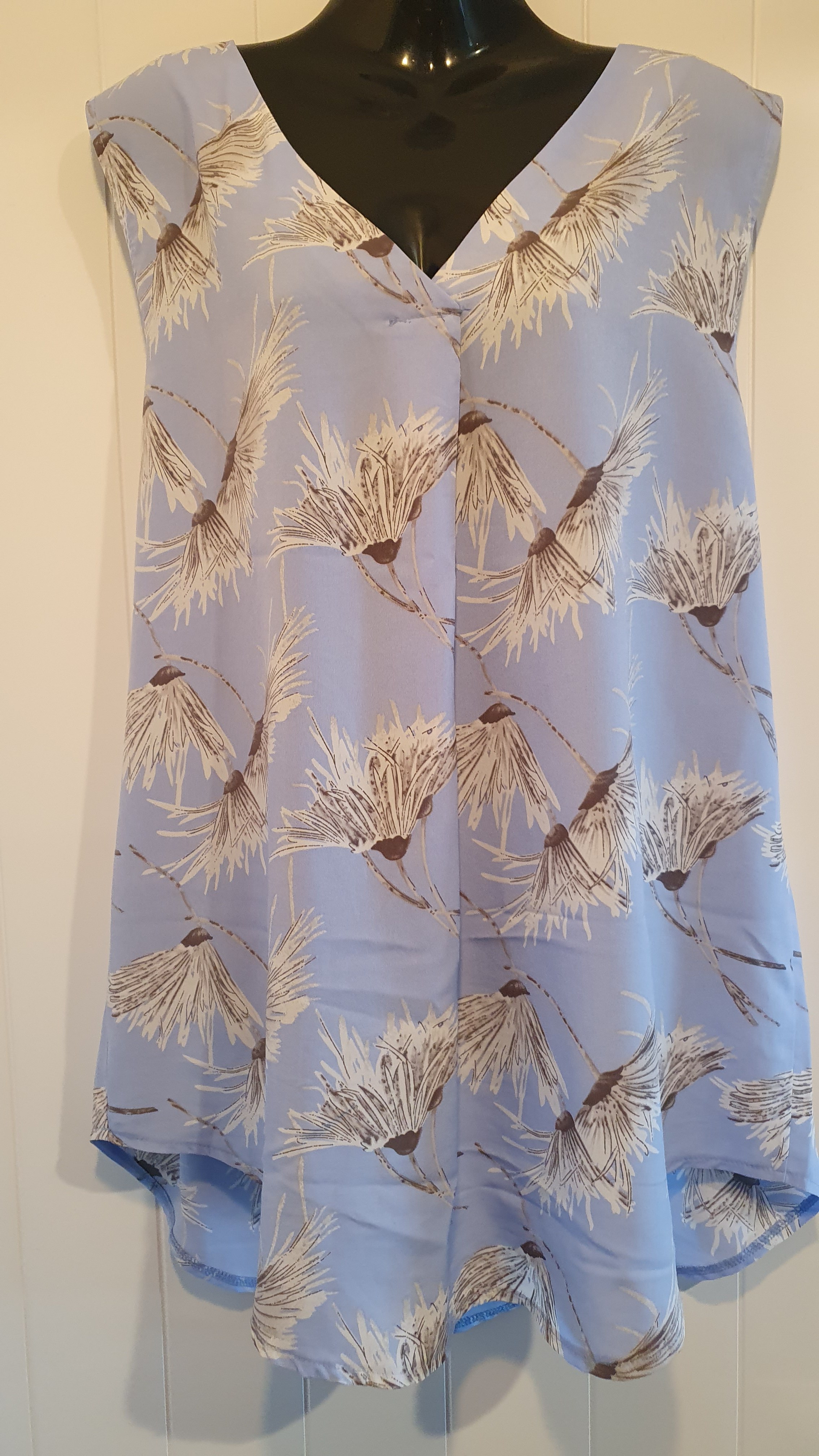 Liz Jordan Top Soft Blue Floral Print Size 18 V Neck Loose Fit