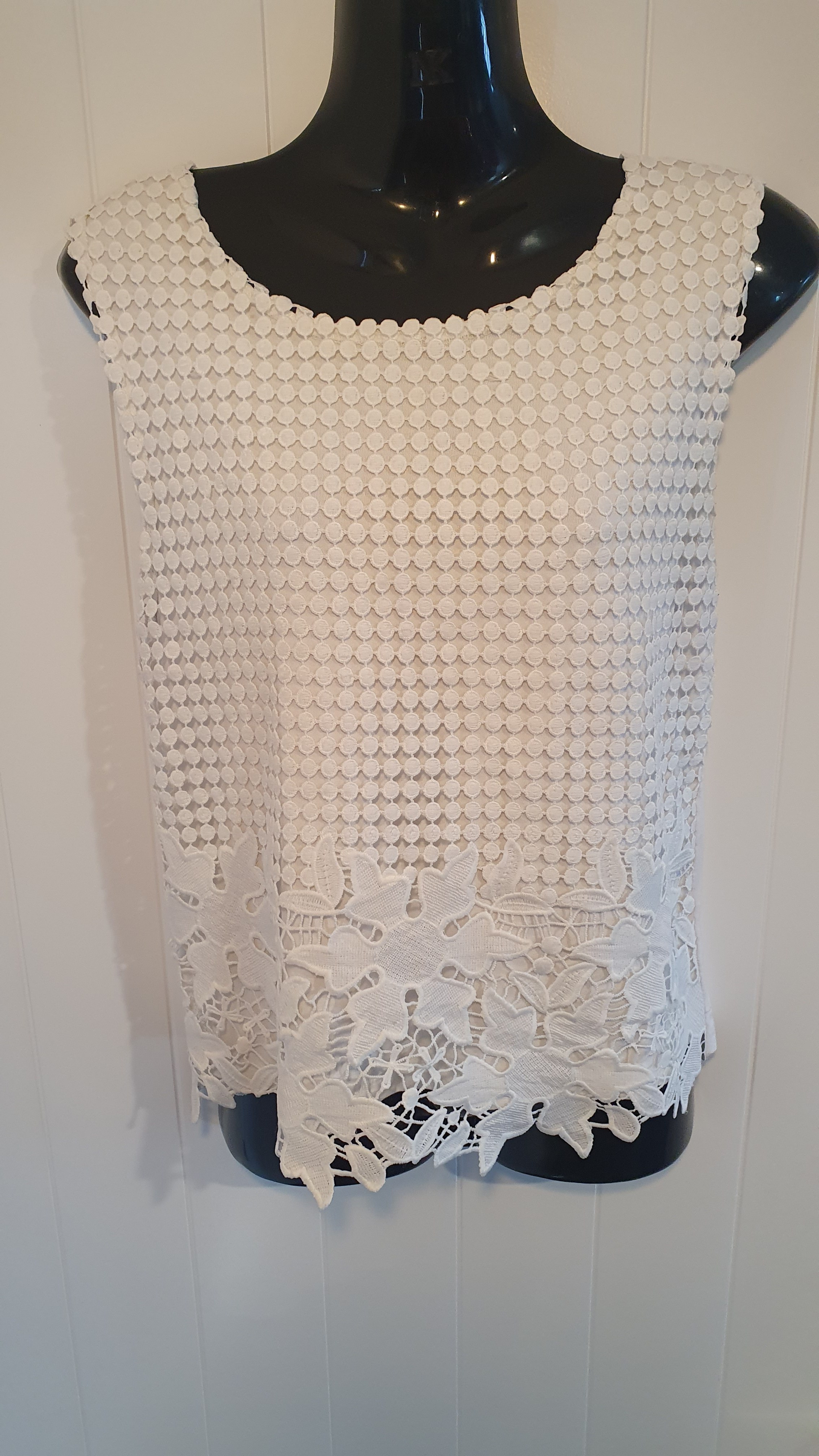 Stella Sleeveless Top White Size 12 Lace Hem