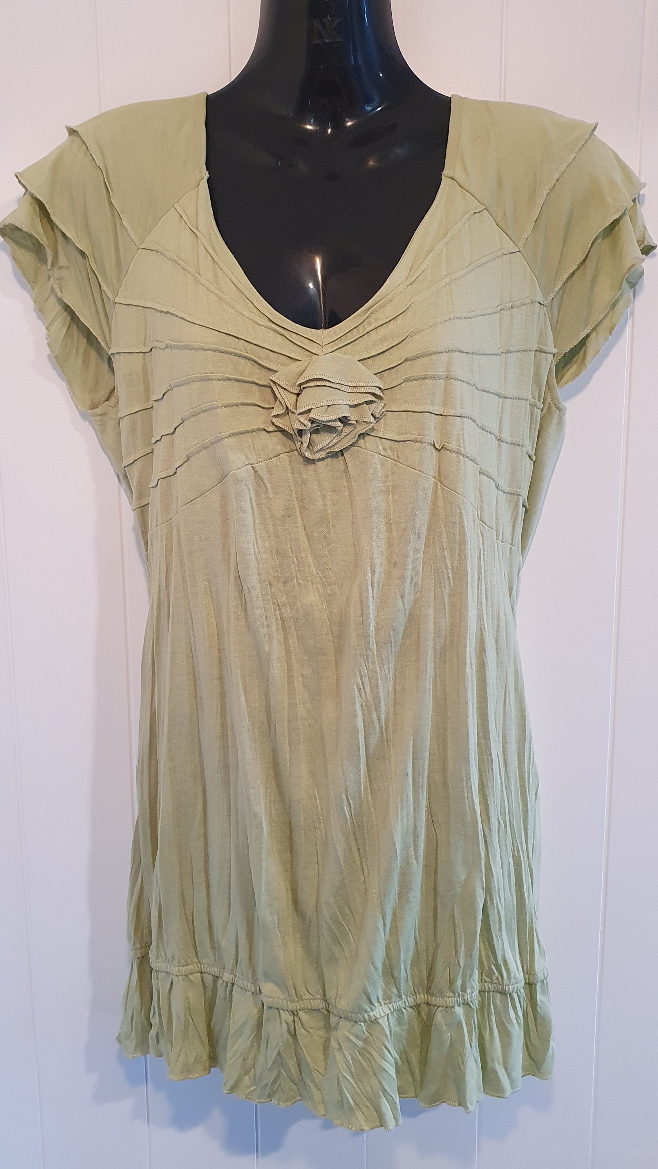 Heine Ruffle Tunic Top Sage Green Size 12 Flowy