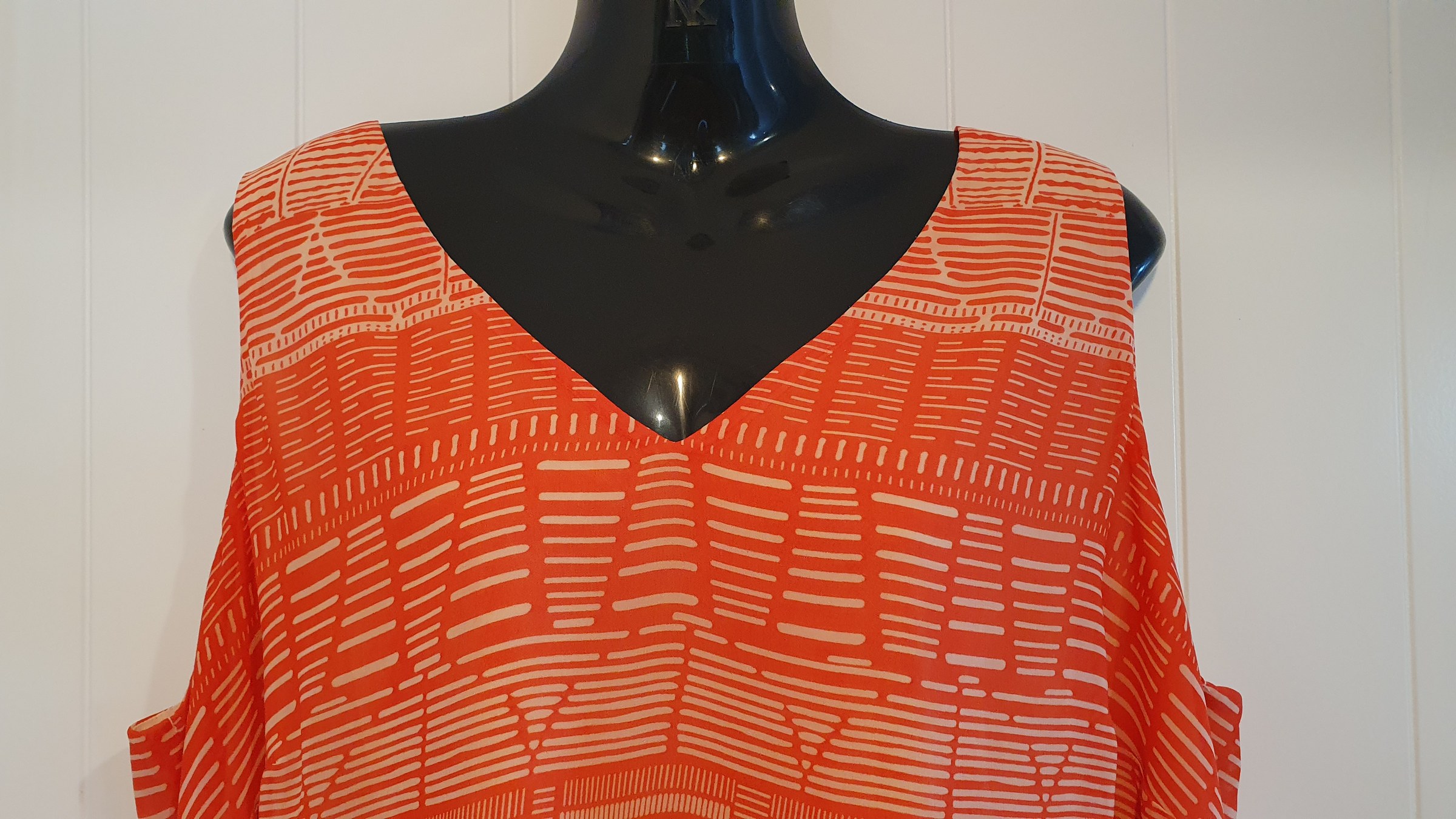 Beme Sleeveless Top Orange & Cream Print Size 16