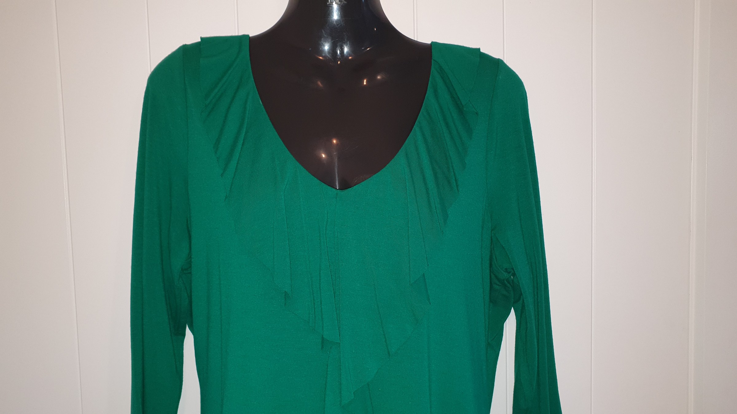 Jacqui E Green Ruffle Front Top Size M Long Sleeve Blouse