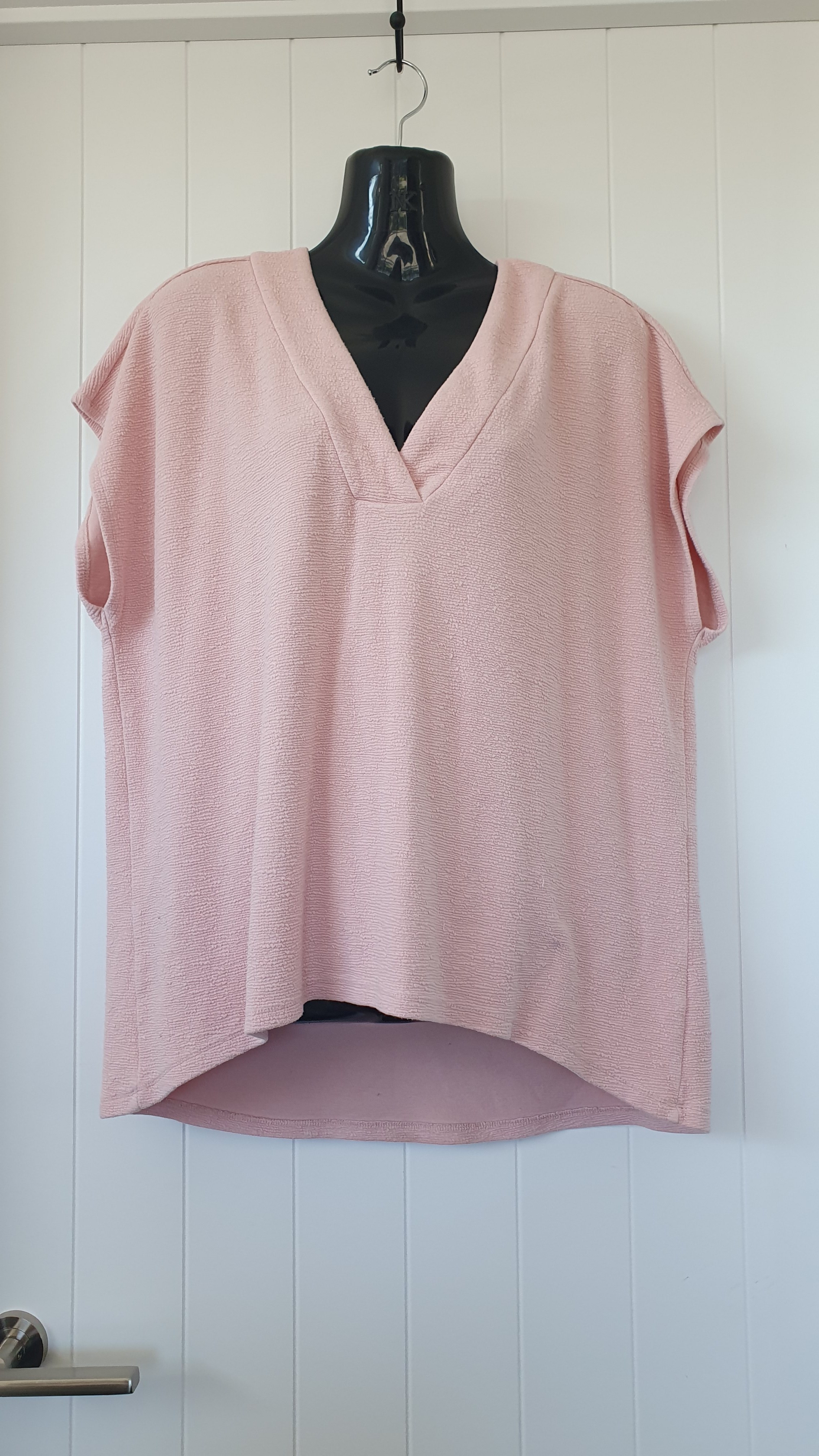 Oliver Black Top Pink Textured V Neck Size XL Relaxed Fit