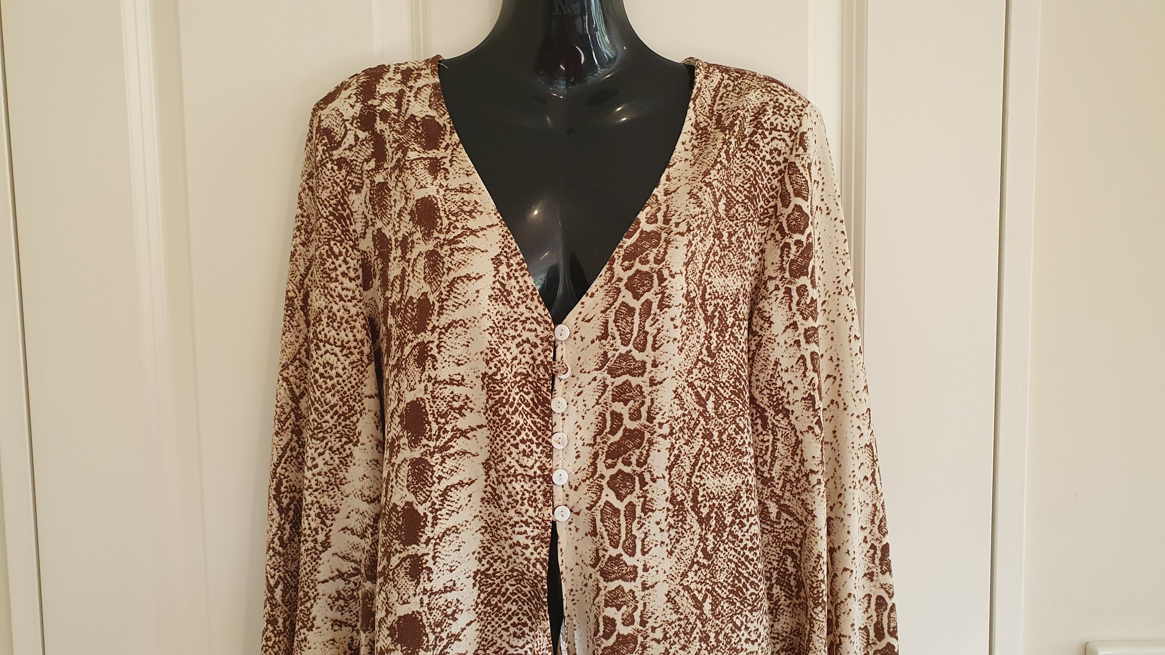 Slide Show Snake Print Tie Front Top Size 8