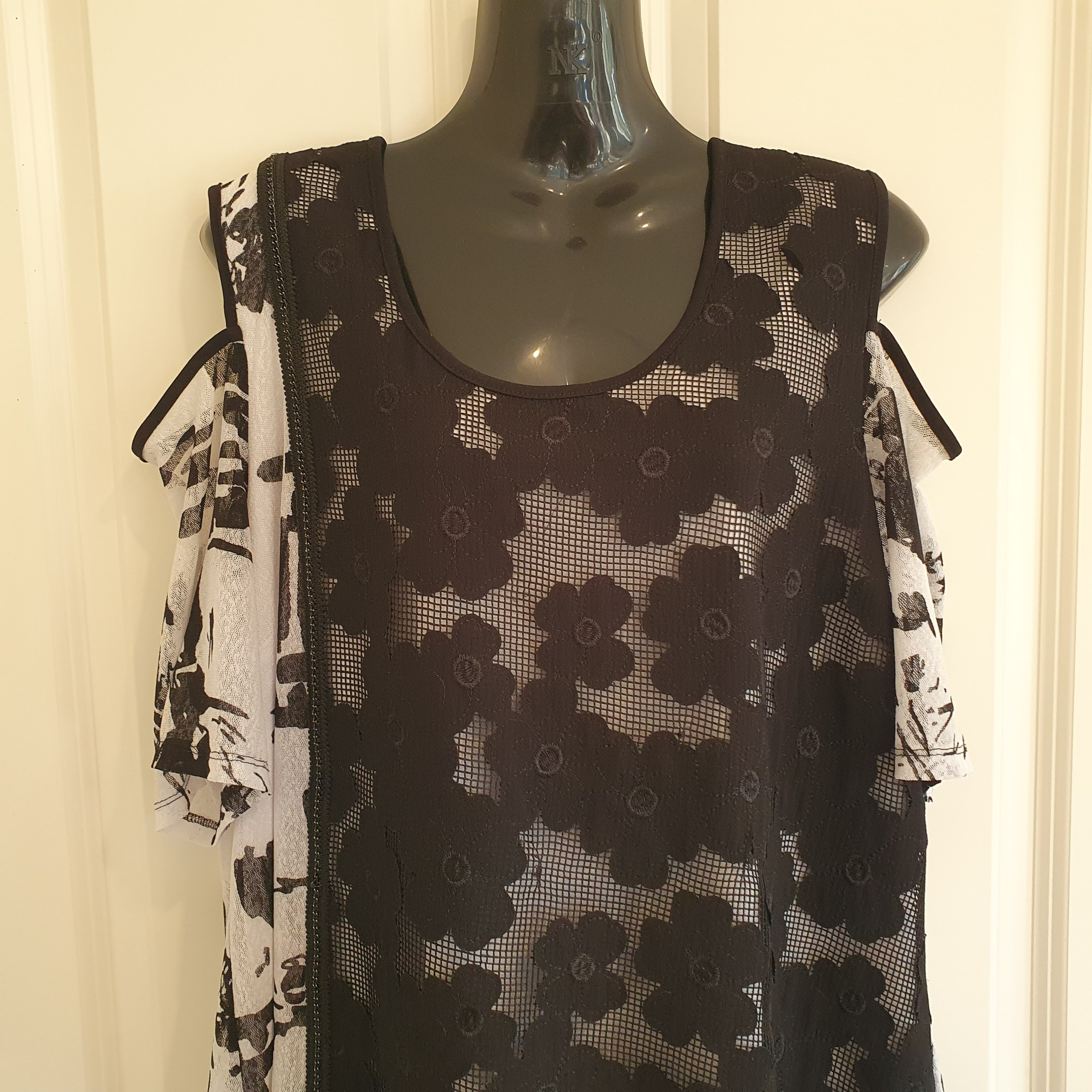 TS Floral Mesh Overlay Cold Shoulder Top XS Black White