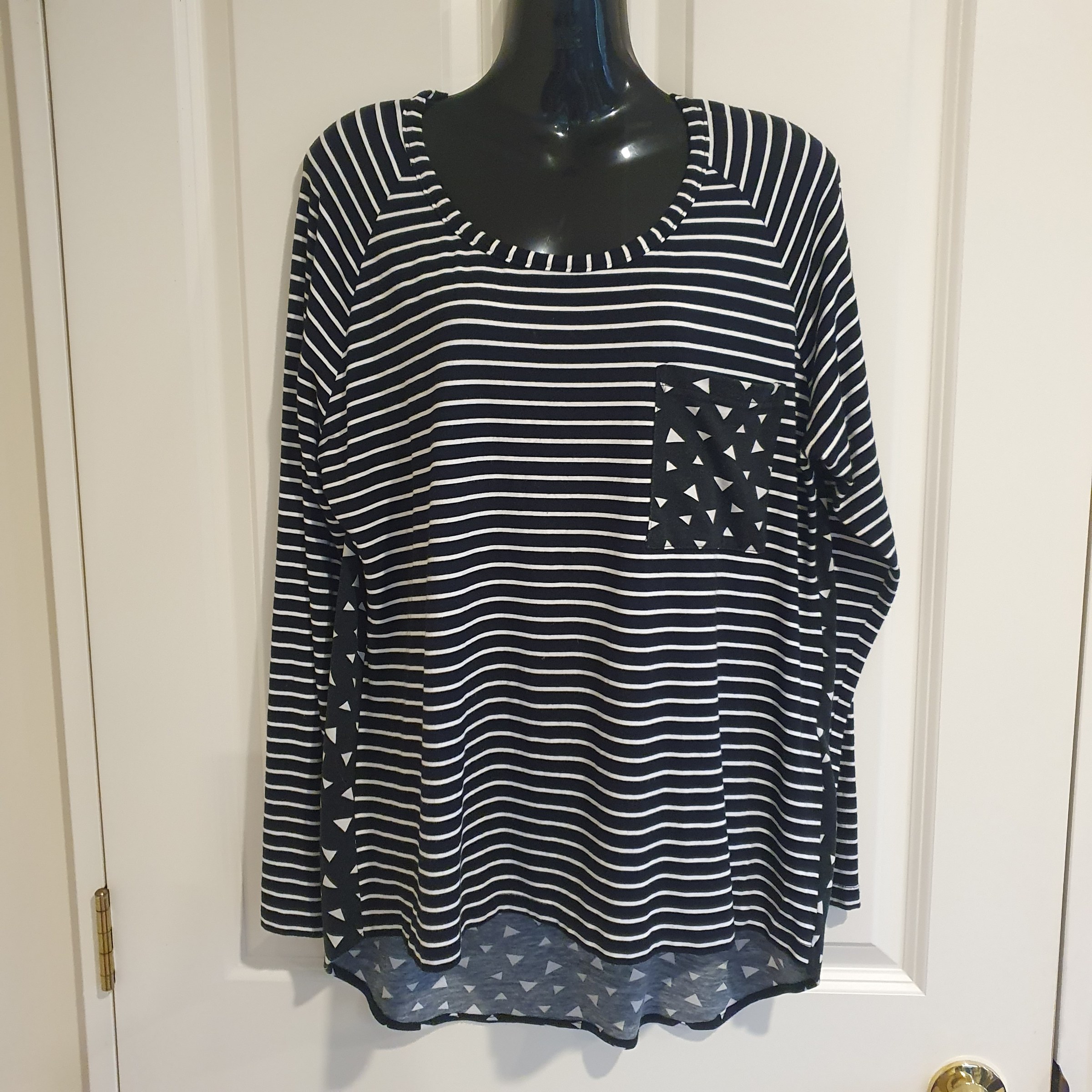 White Chalk NZ Black Stripe Long Sleeve Top Size 16 Pocket Hi Low Hem
