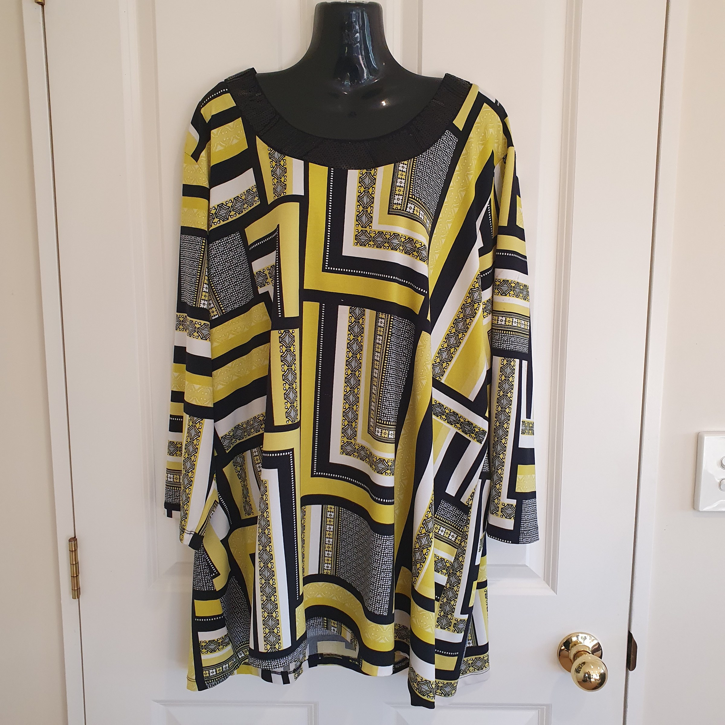 YS Luxe 3XL Geometric Print Tunic Top Plus Size Long Sleeve