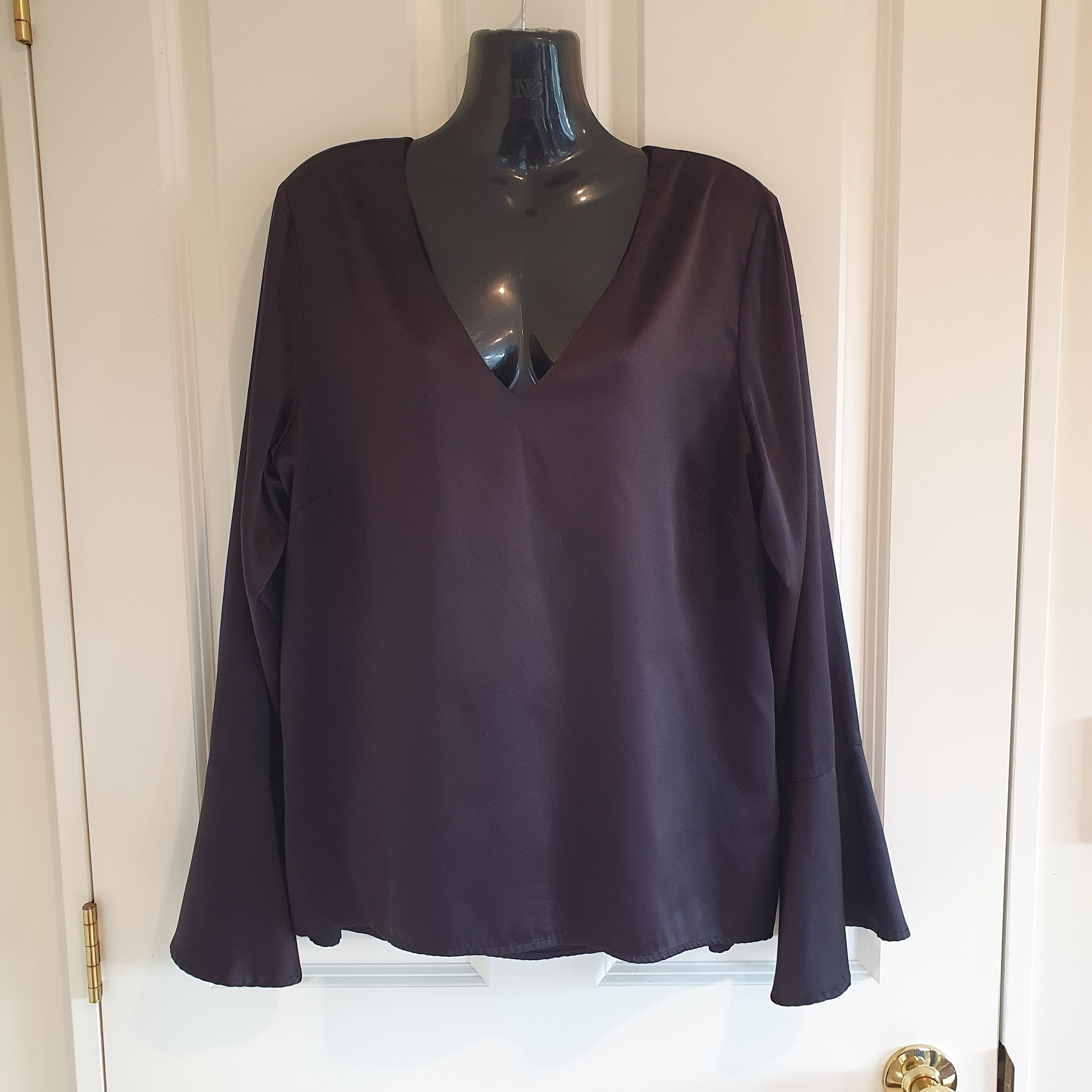 Tuesday Black Bell Sleeve V-Neck Top Size L (NZ 14) NZ Designer