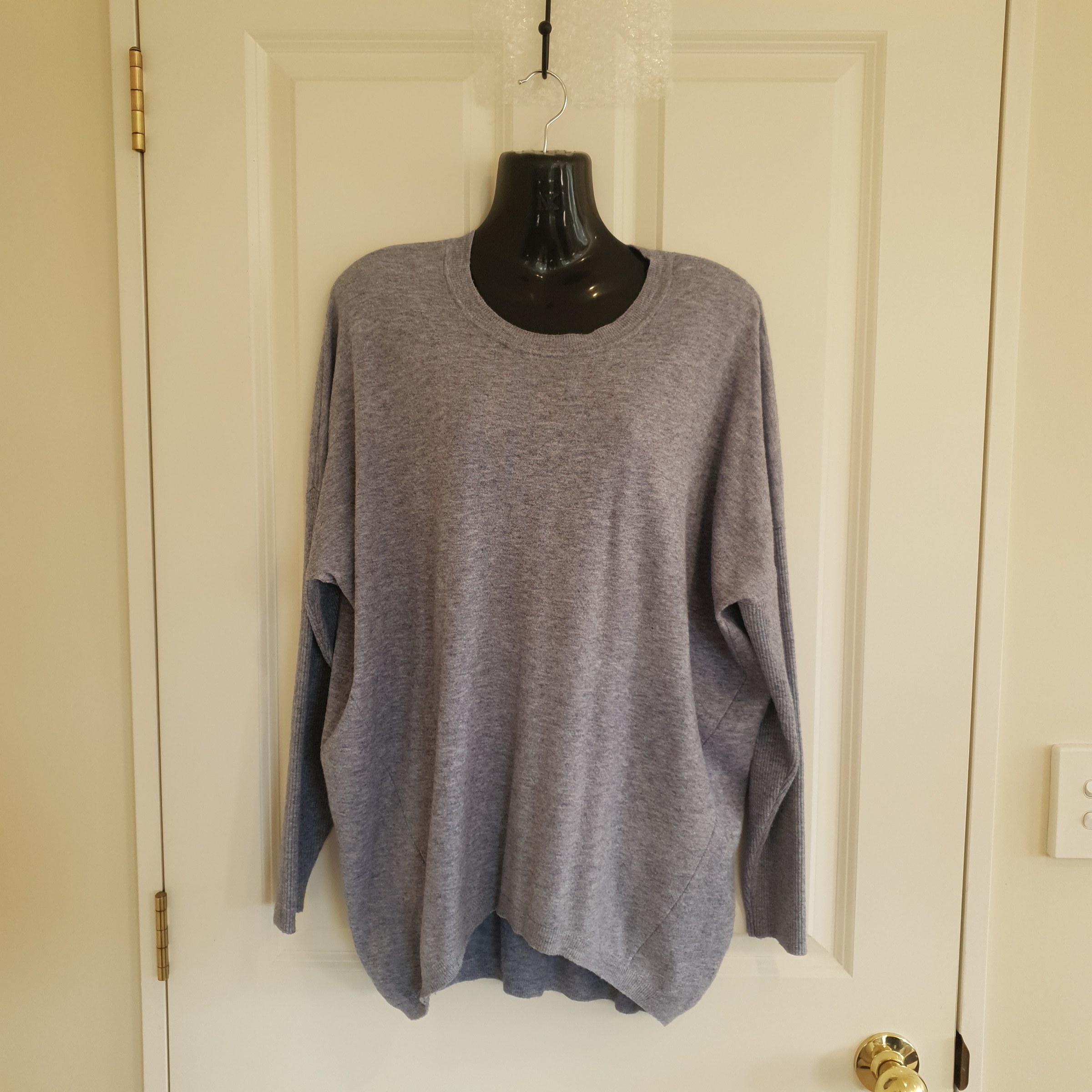 Humidity Oversized Grey Knit Top M/L – Asymmetric Hem